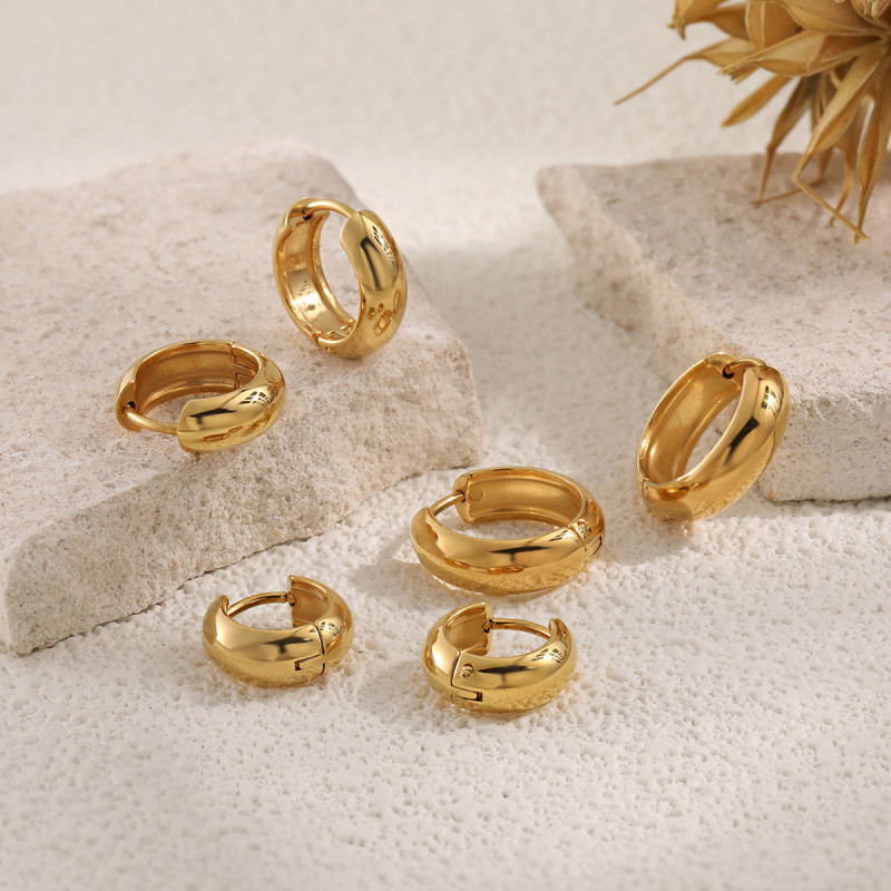 Minimalist Ear Cuffs Titanium Steel Stainless Steel Earrings for Women Ins Style Fashion Commuting Versatile European and American Foreign Trade High-end Earrings