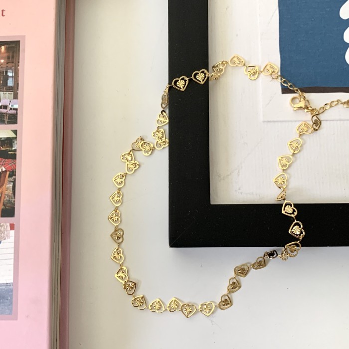 Korean Niche Design Handmade Heart Embossed Necklace Personality Sweet Cool Short Choker Titanium Steel Collarbone Chain