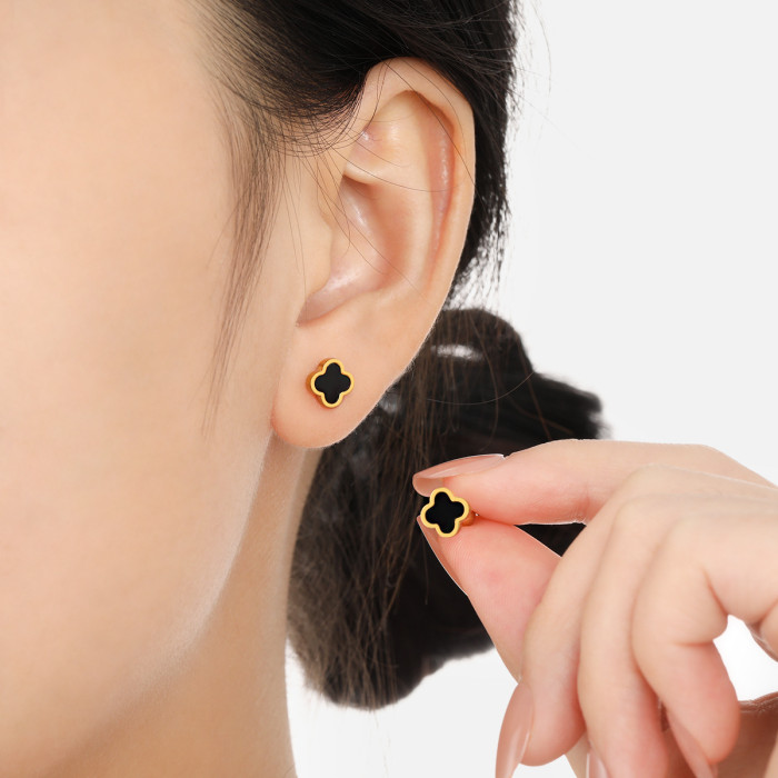 Fashionable Light Luxury Niche Style Resin Mini Four-Leaf Clover Ear Bone Studs for Women Korean Style High-End Titanium Steel Earrings