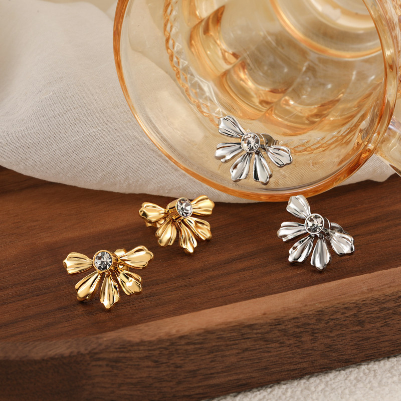 European and American Cross-Border New Niche Personality Half Flower Gold-Plated Ear Bone Studs for Women Fashionable Light Luxury Titanium Steel Earrings