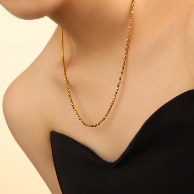 Fashionable Unique New Niche Design Square Pearl Bare Chain Necklace Simple Ins Style Gold Plated Titanium Steel Collarbone Chain