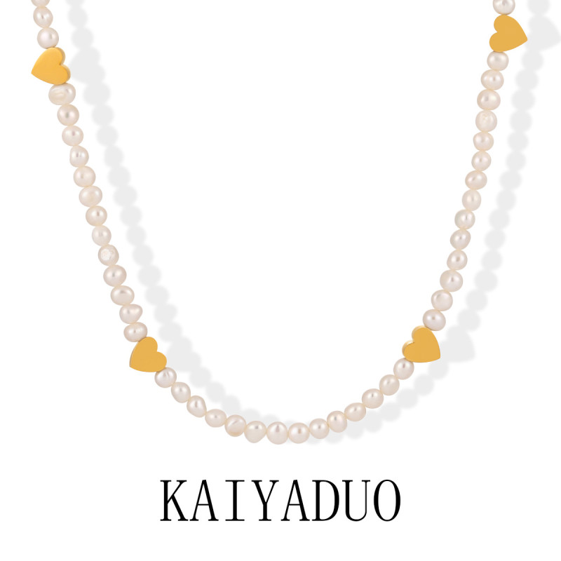 Cross-Border Fashion New Heart Necklace for Women, Niche Design, High-Quality Titanium Steel with Gold Natural Pearl Collarbone Chain