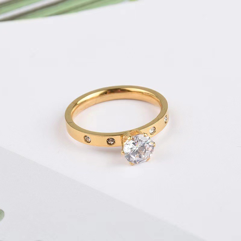 Korean Version Simple Five Diamond Six Claw Zircon Ring for Women, Niche Design, Fashionable and Unique Titanium Steel Gold Index Finger Ring