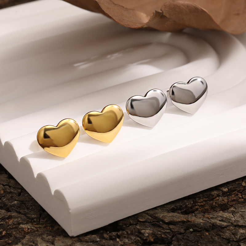 European and American Fashion Exaggerated Curved Heart Stud Earrings Ins Style Niche High-end Titanium Steel PVD Gold-plated Earrings