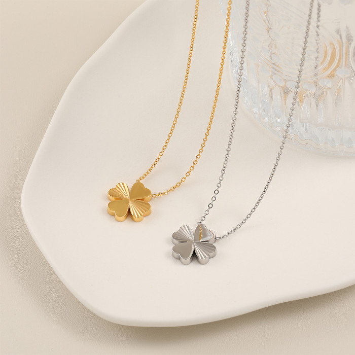 Korean Style High-End Niche Half Laser Heart Clover Collarbone Chain Fashion Fresh Personality Titanium Steel Necklace