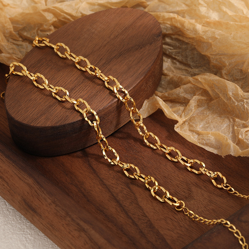 European and American Fashion Simple Elegant Niche 8*11 Twist Chain Bracelet Personality Ins Style High-end Titanium Steel Jewelry