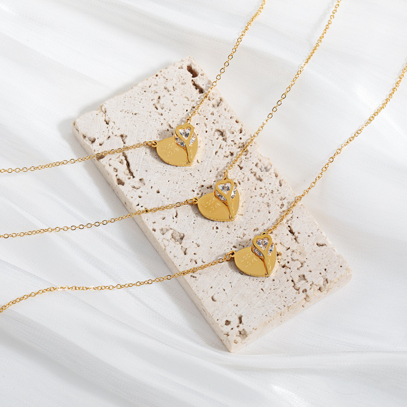Sweet Style Ins Niche New Key Heart Clip Diamond Necklace Fashionable Personality Heart-shaped Gold-plated Titanium Steel Clavicle Chain