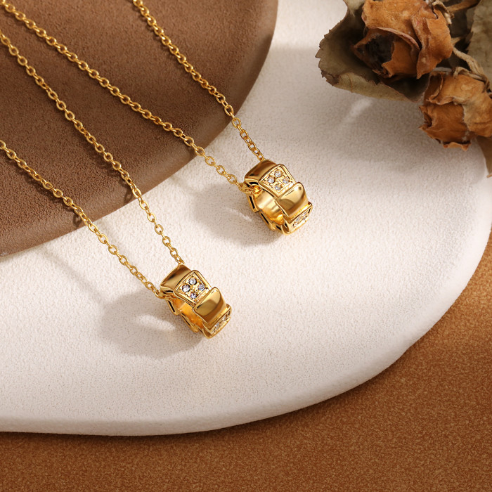 Korean Style INS Fashion Stone-Studded Rhombus Snake Pendant Necklace for Women High-End Gold Plated Titanium Steel...