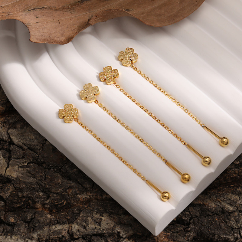 New Matte Heart Combination Four-Leaf Clover Ear Thread for Women, Elegant Round Face Slimming Long Titanium Steel Earrings with Tassel