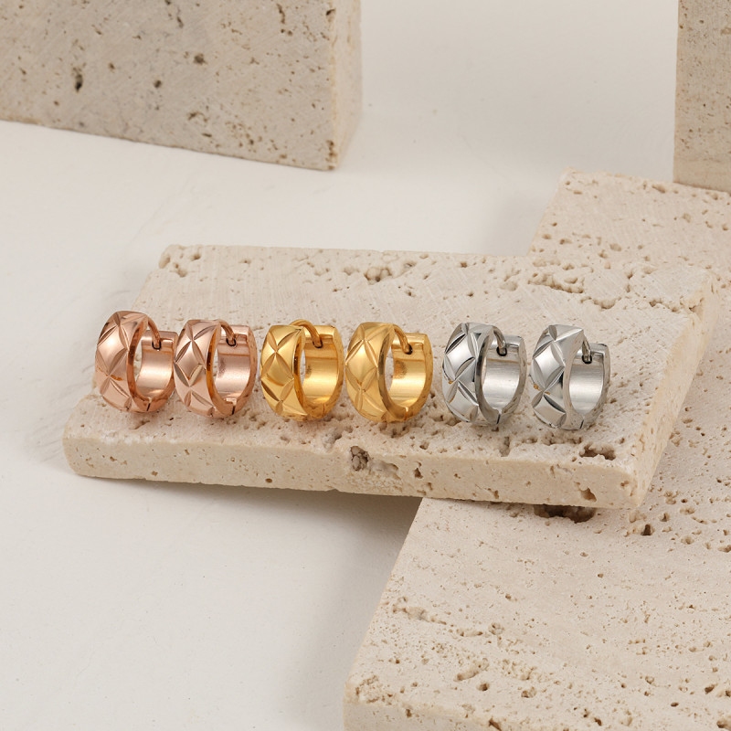 Korean Style New Niche Ins Simple Cross Diamond Pattern Ear Cuff Fashionable Personality Versatile High-end Titanium Steel Earrings