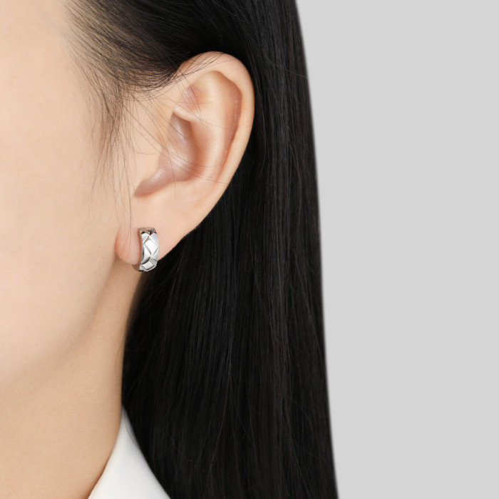 Korean Style New Niche Ins Simple Cross Stone Pattern Ear Cuff Fashionable Personality Versatile High-end Titanium...