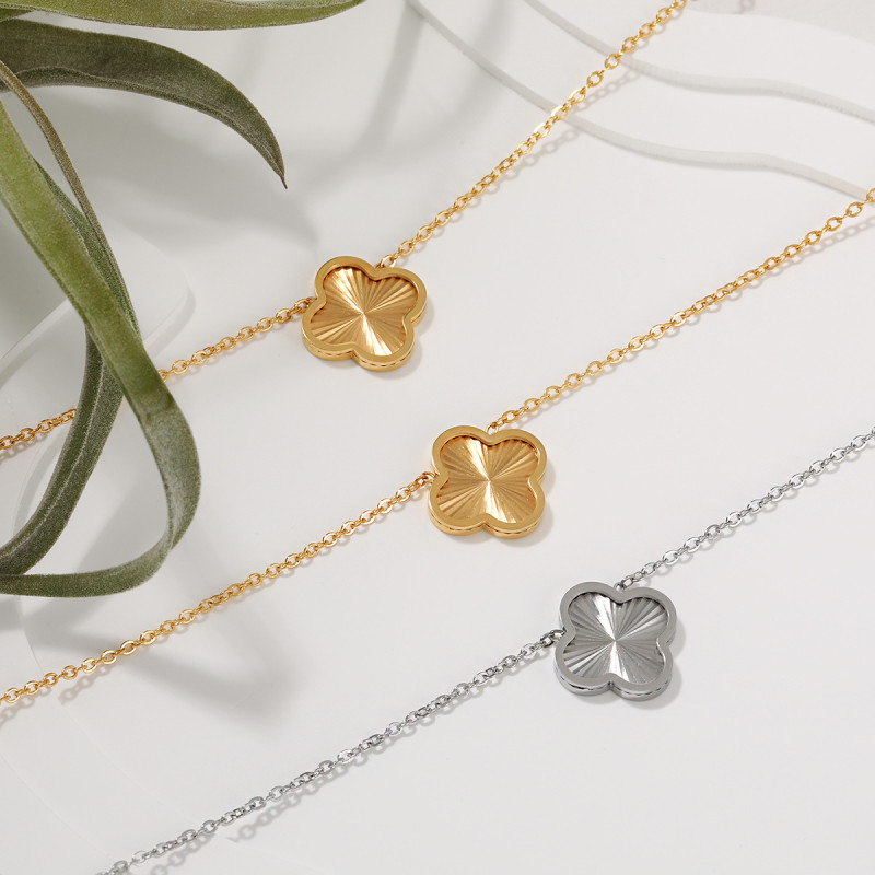 Korean Style Simple Glitter Sequin Stainless Steel Pattern Clover Collarbone Chain Light Luxury Ins Style Titanium Steel Necklace