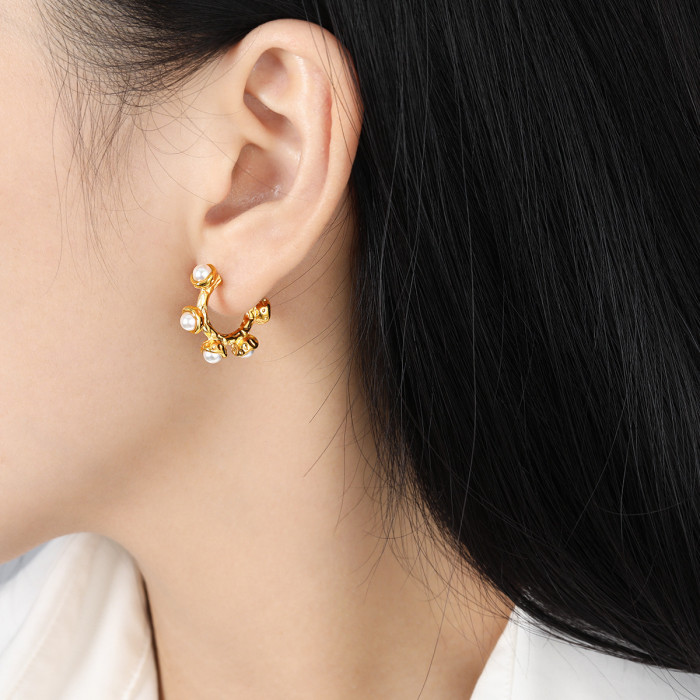 French Retro Niche High-End Light Luxury C-Shaped Irregular Pearl Earrings for Women Fashionable Personality Versatil...