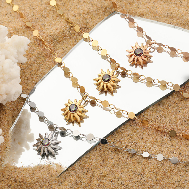 European and American Bohemian Greek Sunflower Pendant Necklace for Women, Ins Style High-end Design Fashion Titanium Steel Collarbone Chain
