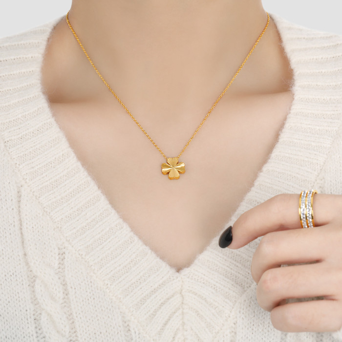 Korean Style Ins Style Personality Sweet Laser Heart Four-leaf Clover Necklace for Women Fashion Niche Gold Plated Ti...
