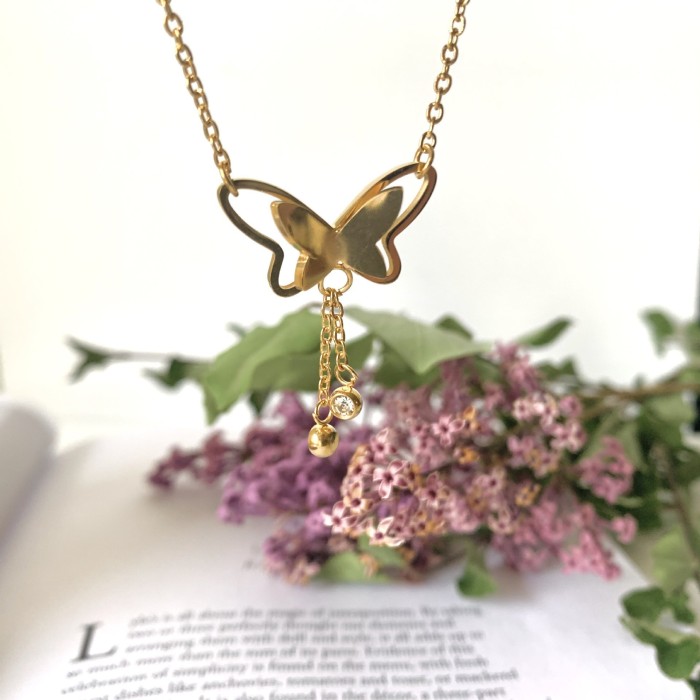 Fairy Sweet Personality Tassel Rhinestone Butterfly Necklace for Women Titanium Steel Electroplated 24K Gold Versatile Elegant Collarbone Chain