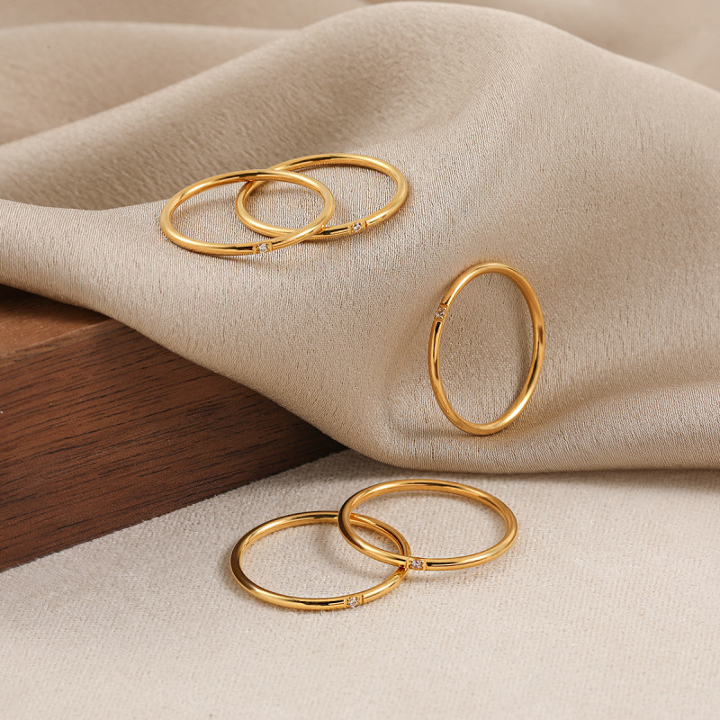 Korean Style Ins Layered Light Luxury Standard Thin Gold Inlaid Diamond Ring One Stone Three Stones Fashion Gold-Plated Titanium Steel Ring