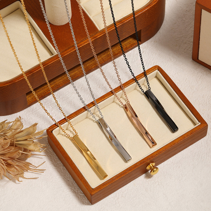 European and American Cross-Border Fashion Twisted Long Pendant Necklace for Women, Unique High-End Stainless Steel Hip-Hop Long Sweater Chain
