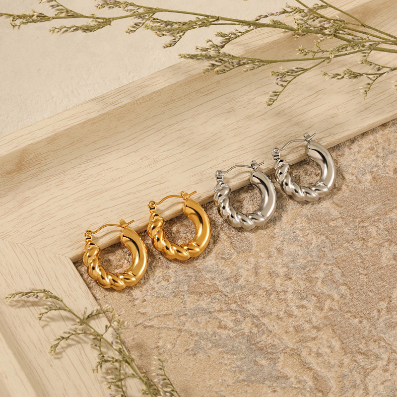 Cross-Border European and American Niche Simple Patchwork Twist Pattern Earrings for Women Fashionable Personality High-End Gold-Plated Titanium Steel Ear Jewelry