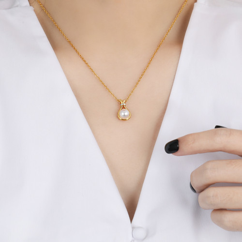 Chinese Style Light Luxury Lucky Bag Inlaid Jade Pendant Pearl Necklace for Women Fashionable Personality Titanium Steel High-end Clavicle Choker