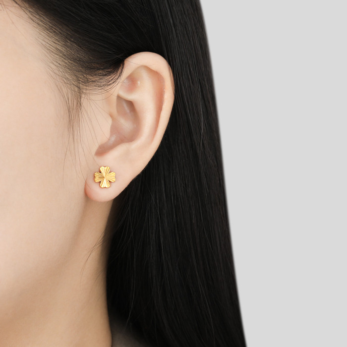Korean Style Ins Niche Design Half Laser Four-Leaf Clover Heart Ear Bone Stud for Women Fashionable Personality Titanium Steel Earrings