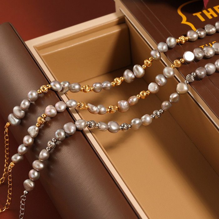 French Retro Style Gray Freshwater Pearl Handmade Beaded Bracelet for Women Fashionable Personality Gold Plated Titan...