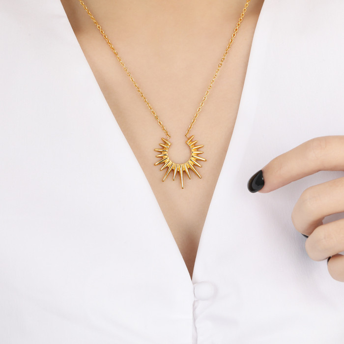 New High-End Niche Design Sunflower Necklace for Women Fashion Gold Plated Personalized Titanium Steel Jewelry