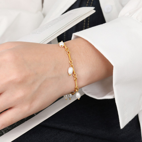 French Retro Minimalist Niche Stainless Steel 18K Plated Freshwater Pearl Handmade Bracelet Ins Fashion Titanium Steel Jewelry