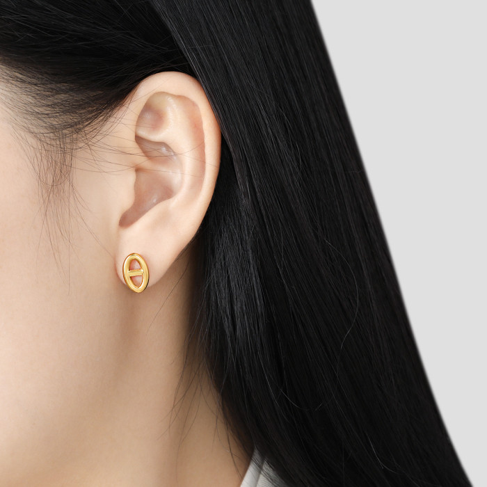 Korean Style New Fashion Personality Pig Nose Earrings for Women, Niche Design, High-end Feel, Versatile Titanium Ste...