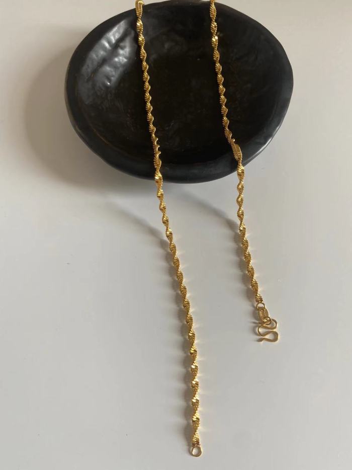 Sunflower Chain Side Pressed Light Chain Electroplated 24K Gold Titanium Steel M Buckle Design Bare Chain Starry Sky Chain Bead Necklace