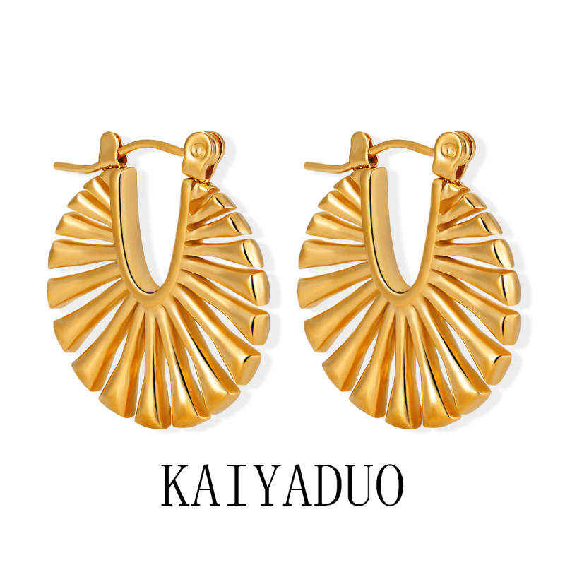 European and American New Style Unique Niche Simple Creative Leaf Earrings for Women Fashionable Elegant Titanium Steel High-end Earrings