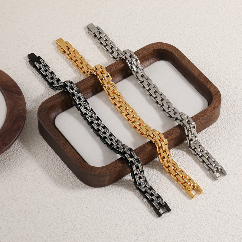 European and American Vintage Hip-Hop Heavy Exaggerated Great Wall Pattern Bracelet for Women Fashionable Personality Gold-Plated Titanium Steel High-End Jewelry