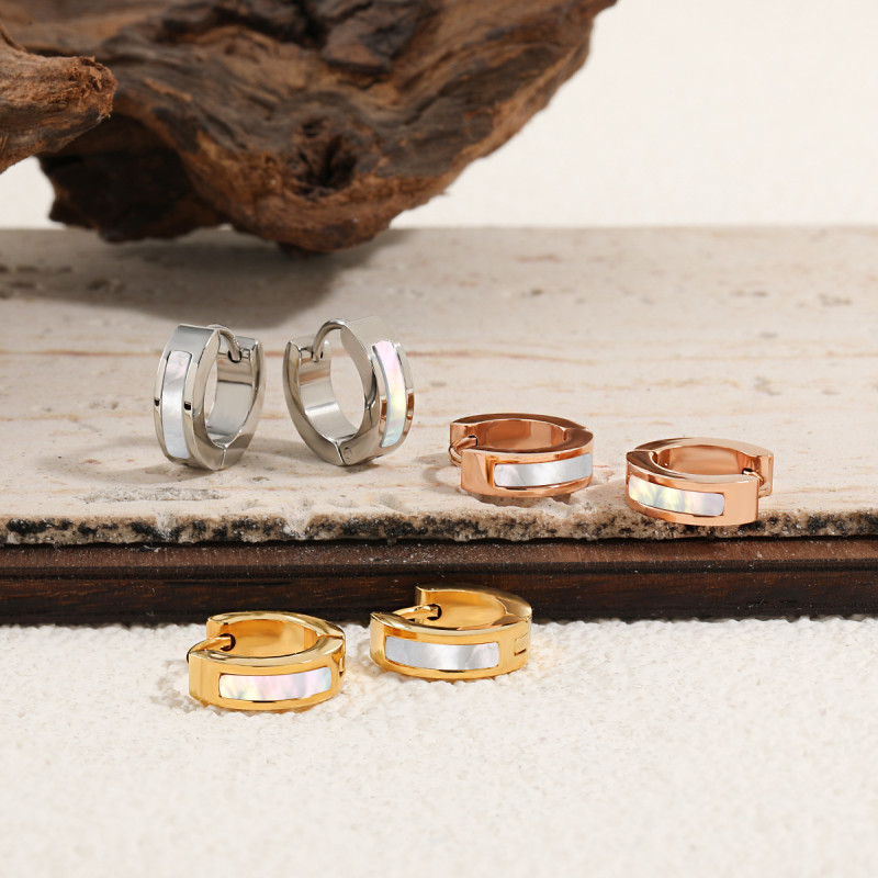 Korean Style Ins Fashion Simple Niche White Mother-of-Pearl Earrings for Women, Versatile and Luxurious Gold-Plated High-End Earrings