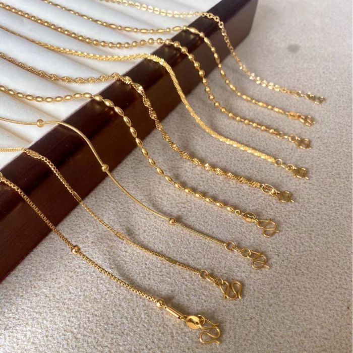 Sunflower Chain Side Pressed Light Chain Electroplated 24K Gold Titanium Steel M Buckle Design Bare Chain Starry Sky Chain Bead Necklace
