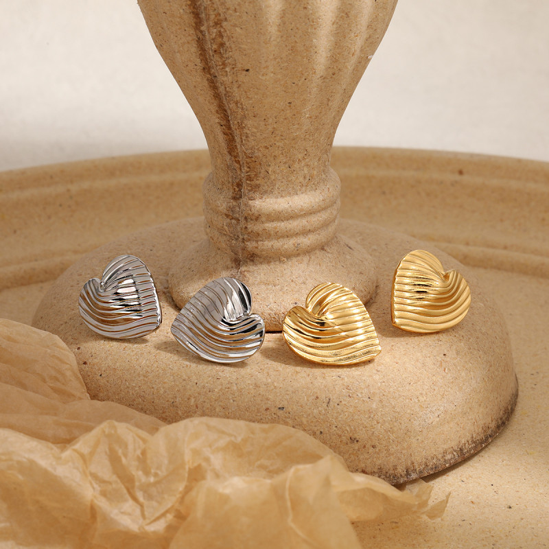European and American INS Cross-Border Niche Texture Irregular Heart Stripe Earrings Fashion Personality High-End Titanium Steel Ear Jewelry