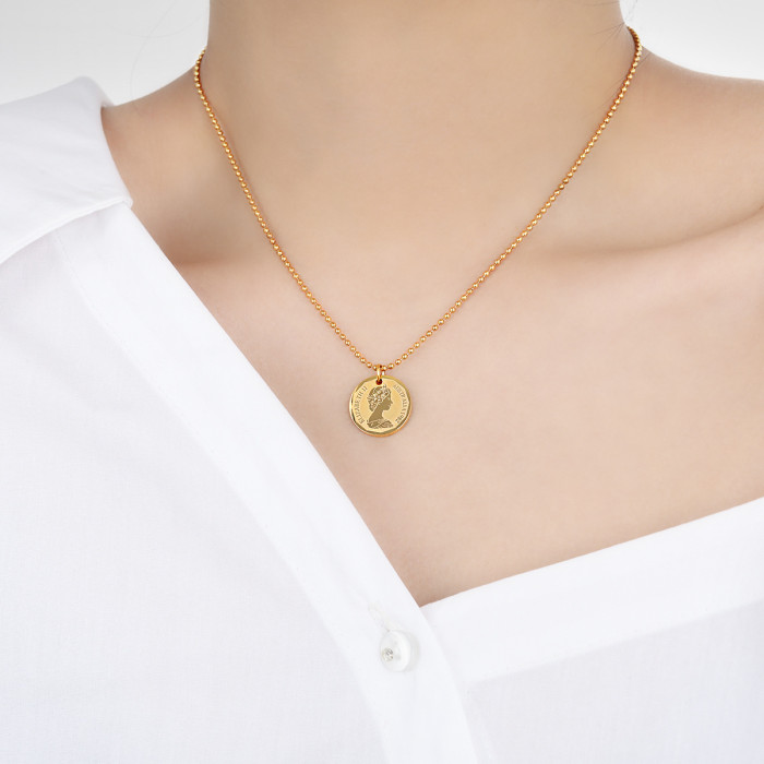 French Retro Niche Light Luxury Queen Round Coin Necklace for Women Fashionable Personality Titanium Steel Gold-Plated Collarbone Chain