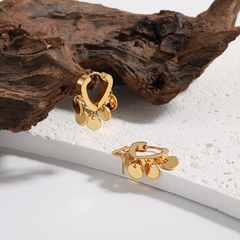 Korean Style Ins Niche New Geometric Round Heart Earrings for Women Fashionable Personality Gold-Plated Titanium Steel Heart-Shaped Earrings