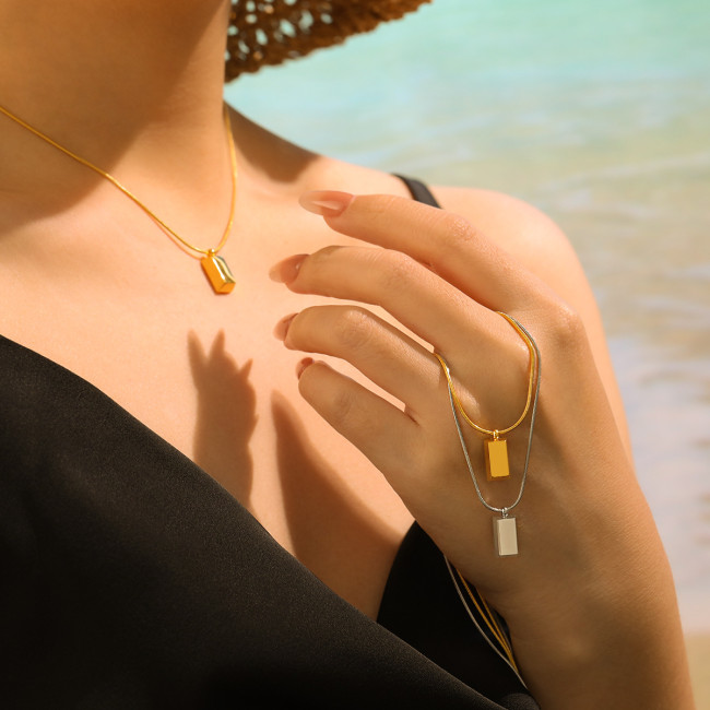 European and American Simple Fashion INS Square Solid Pendant Necklace Titanium Steel PVD Plated 24K Gold Snake Bone Chain Jewelry