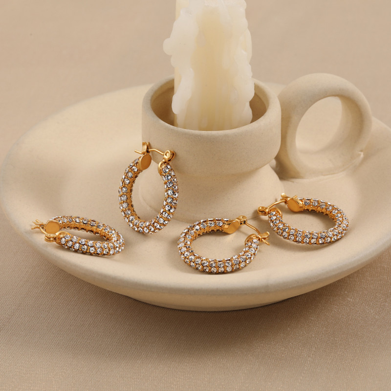 French Retro New Niche High-End Full Diamond Earrings for Women Fashion Simple Personality Light Luxury Gold-Plated Titanium Steel Ear Clips