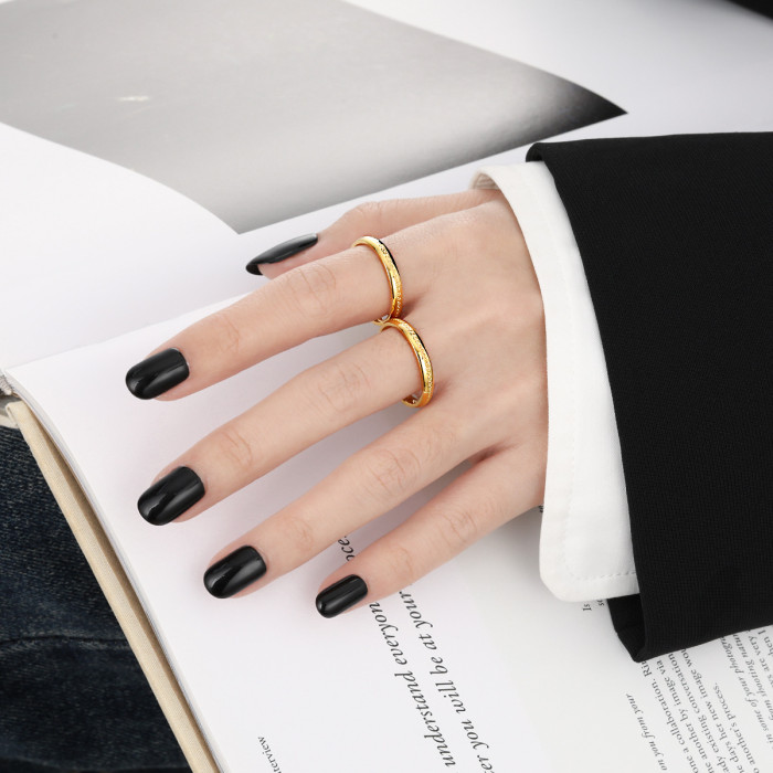 Korean Style New Retro Niche Circle Small Dot Ring for Women Fashionable Personality Gold-Plated Titanium Steel Index Finger Ring