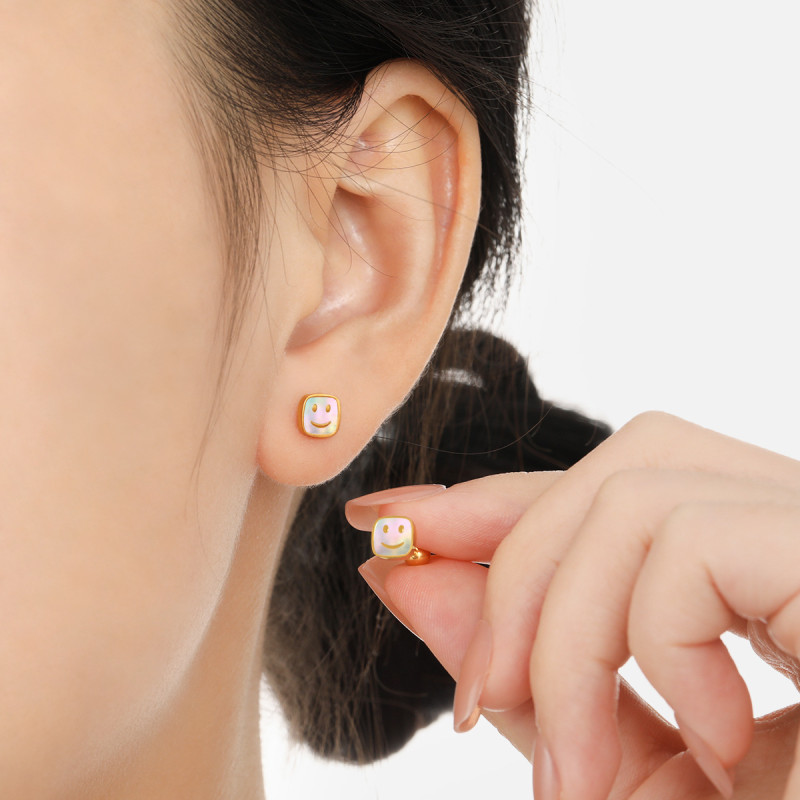 Fashion New Light Luxury Niche Cartoon Smiley Face White Mother-of-Pearl Ear Bone Studs for Women Fashionable Personality High-End Titanium Steel Earrings