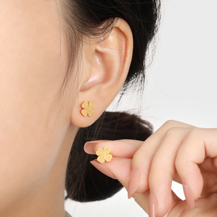Fashion New Korean Style Ins Style Elegant Niche Matte Heart Combination Four-Leaf Clover Ear Bone Stud Titanium Stee...