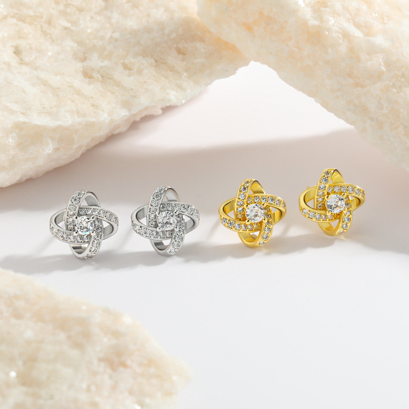 Cross-Border Hot Selling Threaded Flower Rotating Earrings Small Fragrance Korean Version Lucky Clover Necklace Set Four-Leaf Clover Earrings