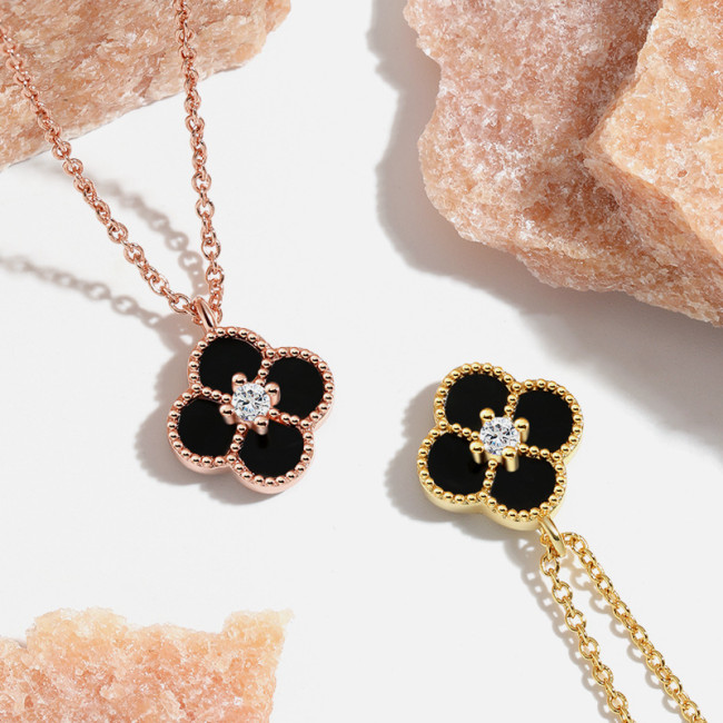 Chinese Valentine's Day Gift for Girlfriend Collarbone Chain 18K Rose Gold Lucky Four-Leaf Clover Mini Small Black Onyx Necklace