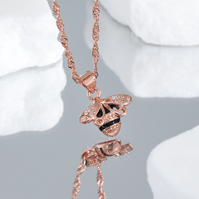 Original Design DIY Pendant Necklace Bohemian Light Luxury Honeycomb Water Wave Chain Niche Design Little Bee Necklace