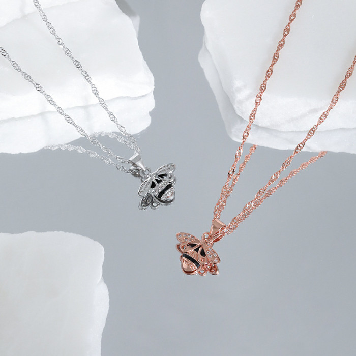 Original Design DIY Pendant Necklace Bohemian Light Luxury Honeycomb Water Wave Chain Niche Design Little Bee Necklace