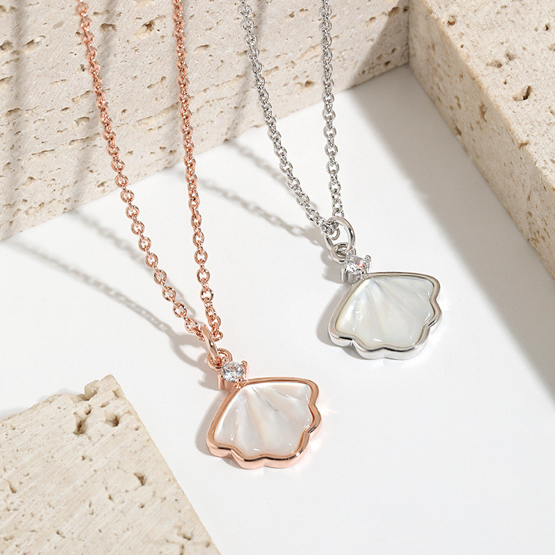 18K One Shell Mother-of-Pearl Pendant Necklace Valentine's Day Gift Niche Design Sense Inlaid Diamond Shell Lifetime Necklace