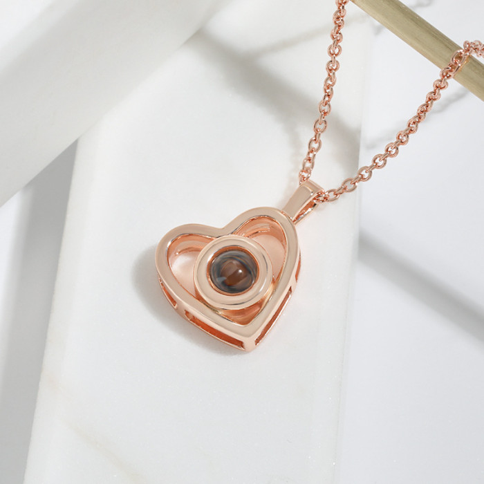 18K Gold Love Memory Pendant Clavicle Chain for Women Nano Projection Stone One Hundred I Love You Hollow Heart Necklace