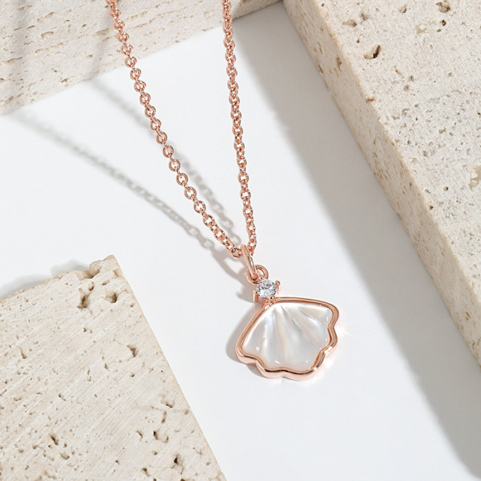 18K One Shell Mother-of-Pearl Pendant Necklace Valentine's Day Gift Niche Design Sense Inlaid Diamond Shell Lifetime Necklace