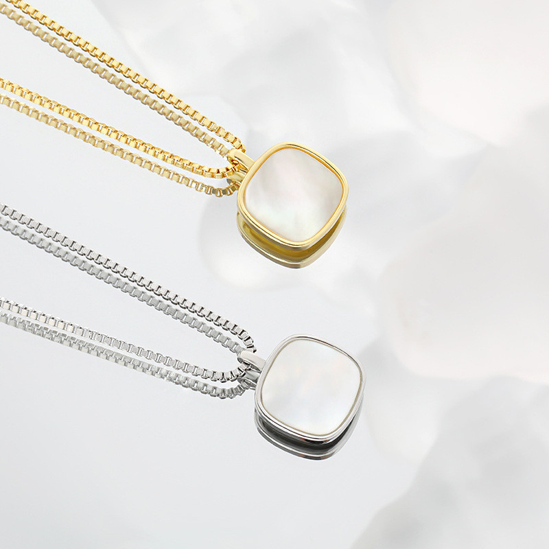 Square Natural Shell Pendant Collarbone Chain INS Style French High-End Feel Good Luck White Mother-of-Pearl Necklace